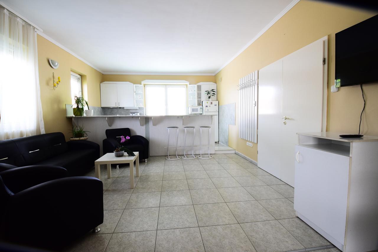 Guest house Irini Panzio 2*