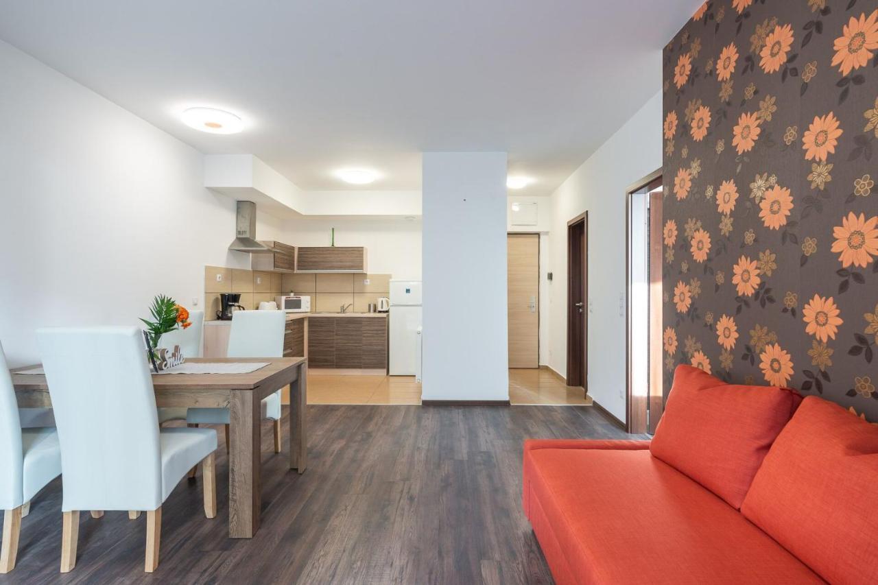 Aparthotel Corvin 4*