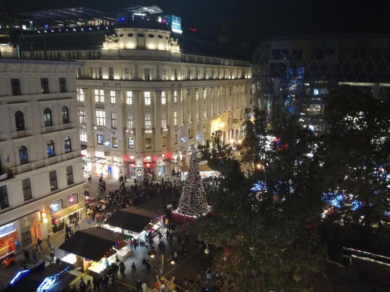 Lovely With A View On Vorosmarty Square * Budapest