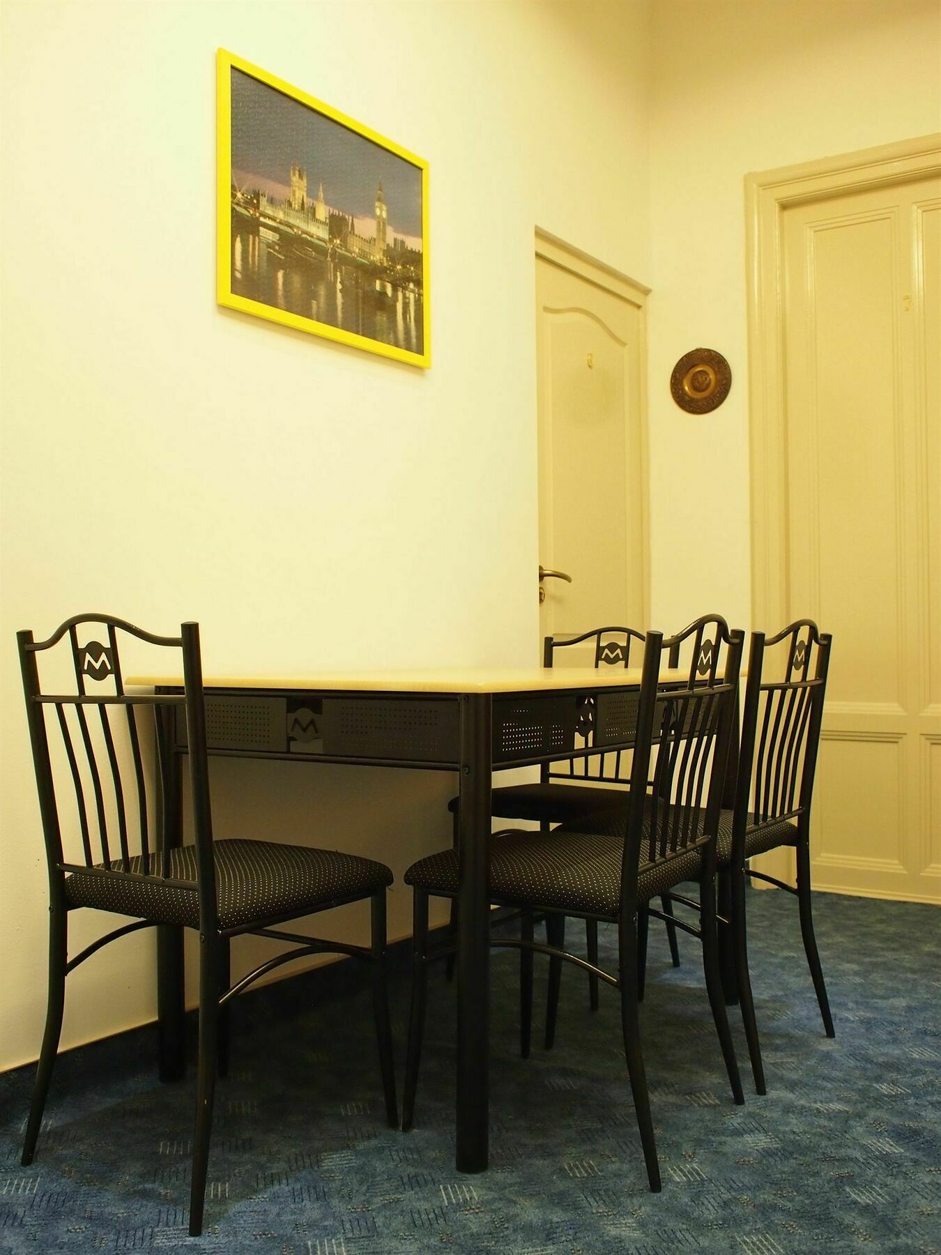 Budapest Suites Pensión *