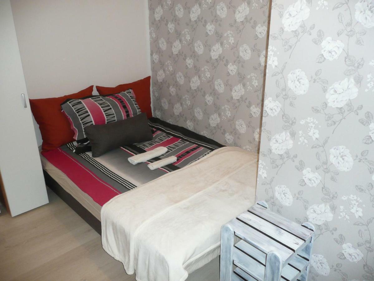 Laky9 Apartman *