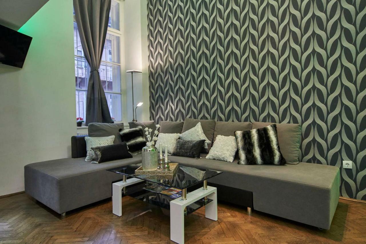 Feel Different Apartment *