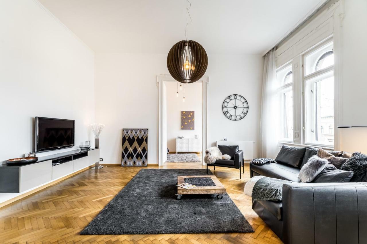 Apartment Bpr Luxe De Noir Et Blanc