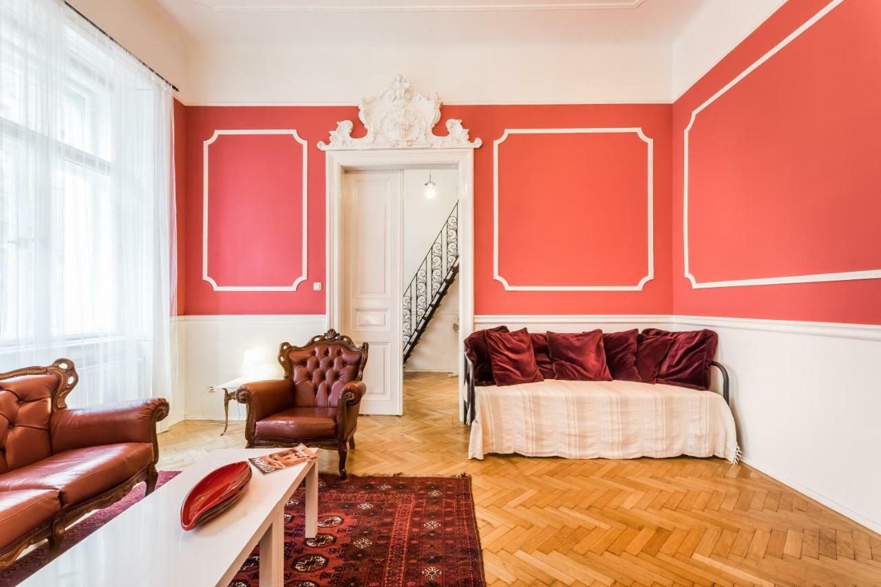 Maison Orange & Maison Rose *