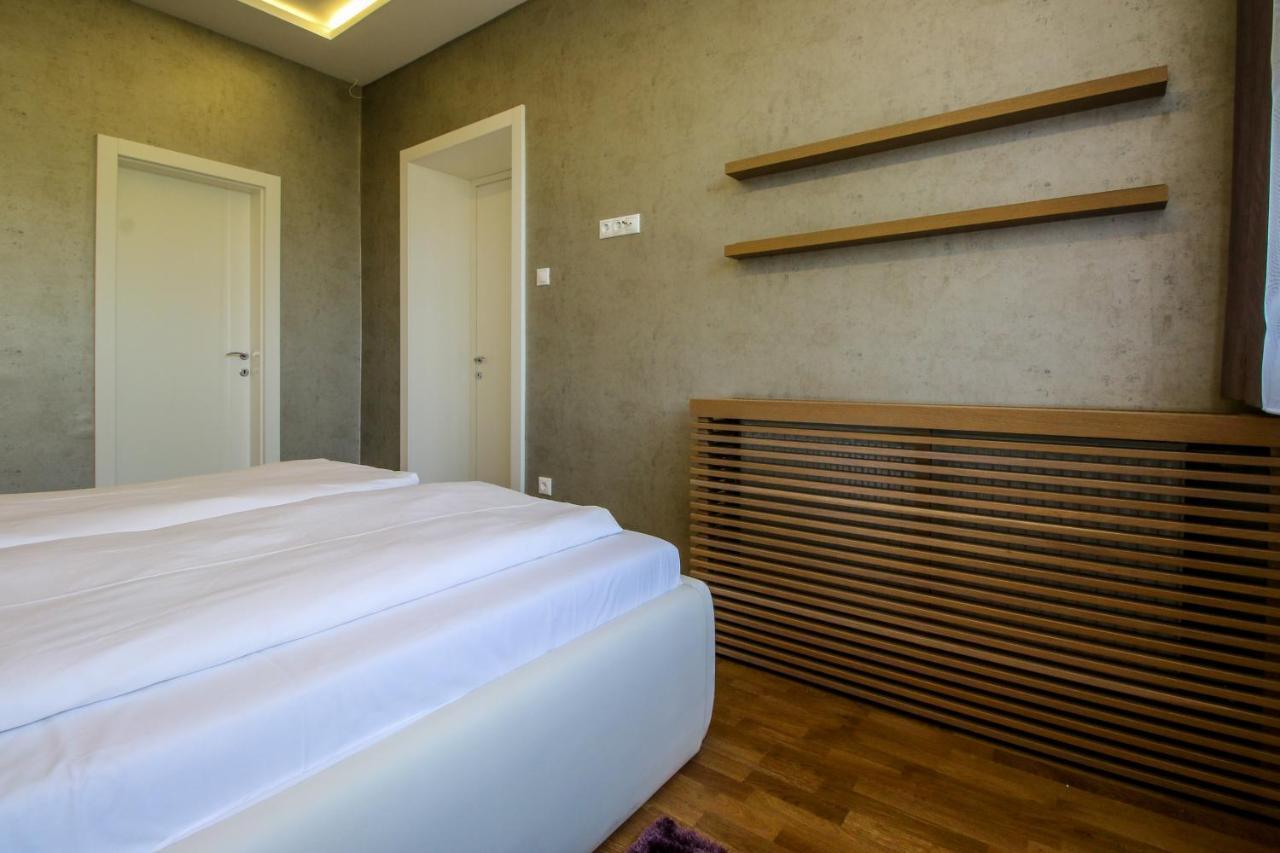 Basilica View Hercegrpimas Luxury Appartamento *