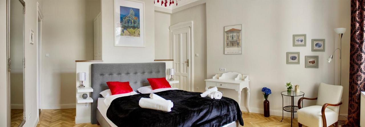 Deluxe In The Heart Of The * Budapest