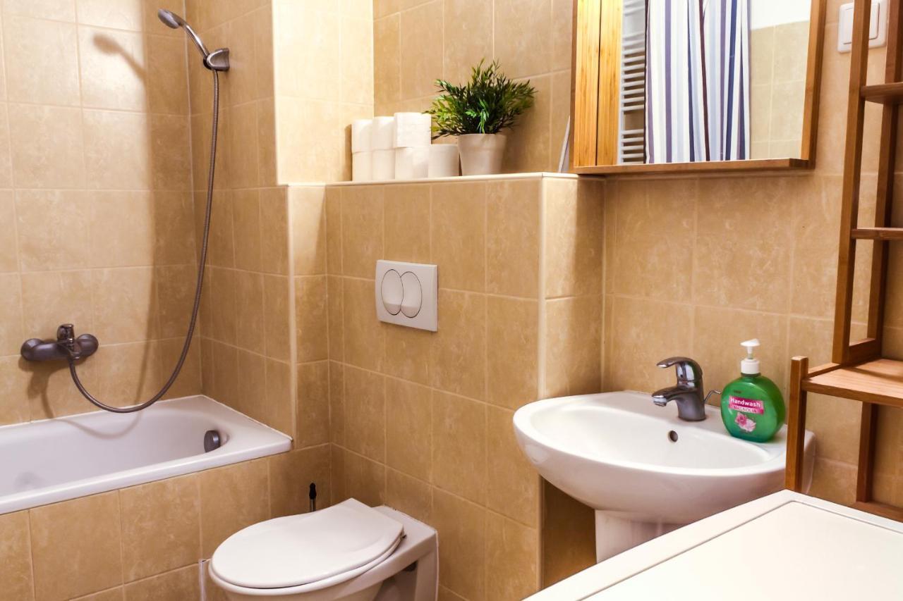 Dnd, Kun Apartments, Keleti Railway Station 3* Budapest