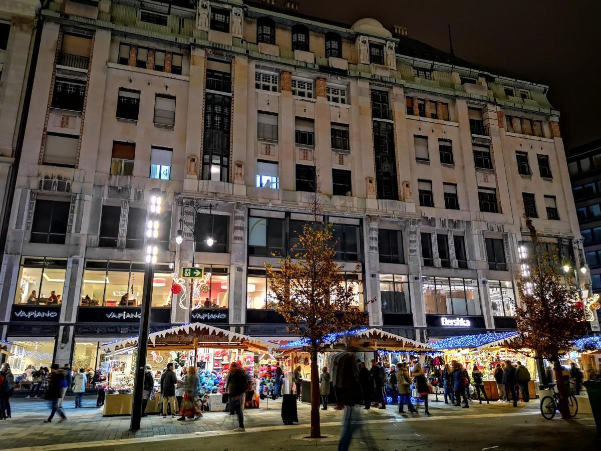 Lovely With A View On Vorosmarty Square Lejlighed Budapest