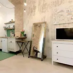 Little Corner At The Historic Jewish District With Ac