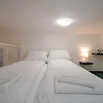 V27 Vadasz Apartment
