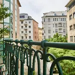 M52 Apartment - Hostaid