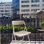 Blue Ribbon Apartment