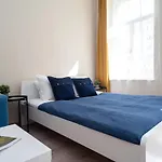 Blue Ribbon Apartment