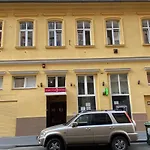 Easy Star Hotel