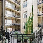 Bpr Scandi Home - Designer Apt At Kiraly Street With Ac