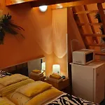 hotel30 ROOMS