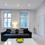 Apáczai Deluxe Apartments