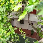 Easy Star Hotel