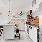 Relax Into Loft Living At A Light-Filled City Escape