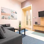 Downtown Quentin Apartment By Anna