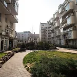 Cozy Central Home With Big Balcony And Ac