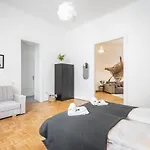 Bpr Swan Apartment Near The Buda Castle