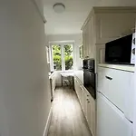 Hangulatos Lakas Budapest Zoeld Oevezeteben