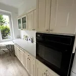 Hangulatos Lakas Budapest Zoeld Oevezeteben