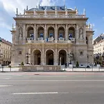 Opera Luxury Apartment With Free Parking