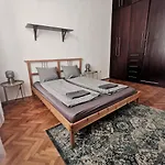 Urban Centro Apartment