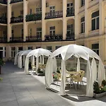 Mera Hotel