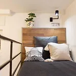 Premium Rooms By Hi5 - Style At The Comedy Theater