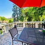 Budahome Apartments
