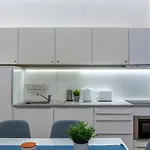 Exclusive Central Home With Sauna Next To The New York Cafe