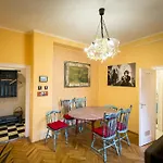 Cosy Art Flat