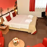 Expo Tower By Mellow Mood Hotels