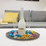 Goldart Design Apartment In The Heart Of Budapest