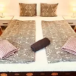 Budapest Heart By Gozsdu Apartment