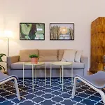 Cozy K8 Apartment In Party District.