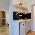 Cozy K8 Apartment In Party District.
