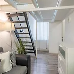 Convenient Super Central Stay