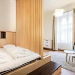 Goldenfeet Studio