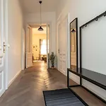 Friendly Home In The Center With 2Bedrooms