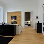 Walking Street Luxurious Huge Apartment