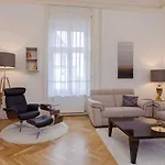 Walking Street Luxurious Huge Apartment
