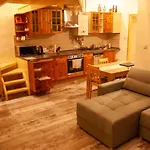 Western Apartman