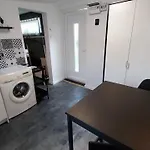 Hi-Bp Garden City Batsanyi Tiny House Near The City Train With Free Parking