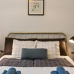 Deluxe Downtown Home By Elisabeth