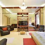 Ultra Central Apartment At Synagogue