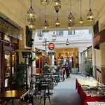 Deak Charming Apa With Balcony